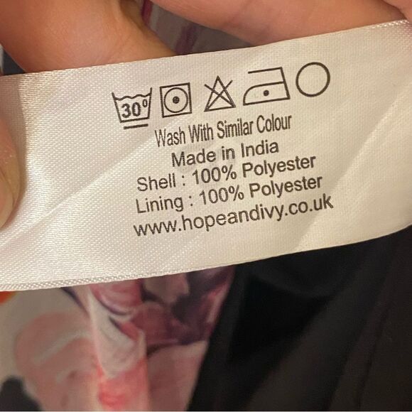 Hope & Ivy Maternity wrap maxi dress in black base floral ruffle lightweight 10 - Picture 16 of 16